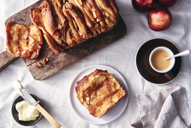Cinnamon Apple Pull-Apart Bread