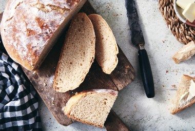 Easy No-Knead Sourdough Flavor Bread