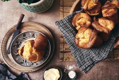 Light and Crispy Cheese Popovers