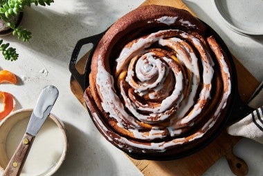 Giant Skillet Cinnamon Bun