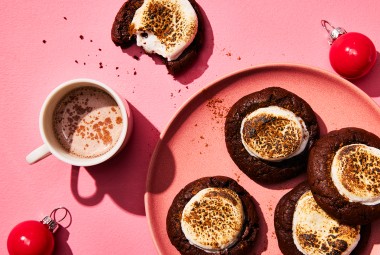 Spiced Hot Cocoa Cookies with Marshmallow Middles