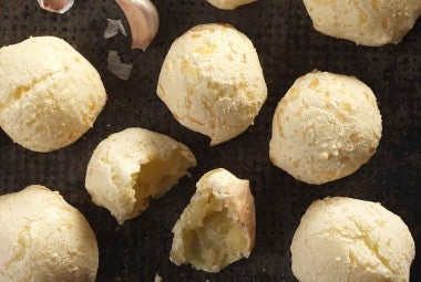 Brazilian Cheese Buns (Pão de Queijo)