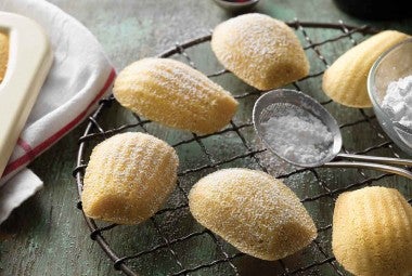 Vanilla-Scented Madeleines