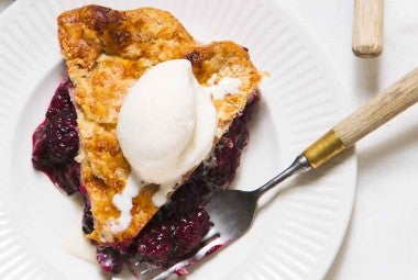 Gingery Blackberry Pie