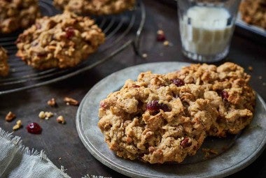 Chewy Oatmeal Cookies