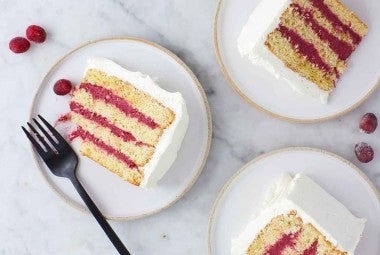 Sponge Cake with Cranberry Curd